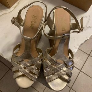 Brash Gold Platform Sandals, Sz 8